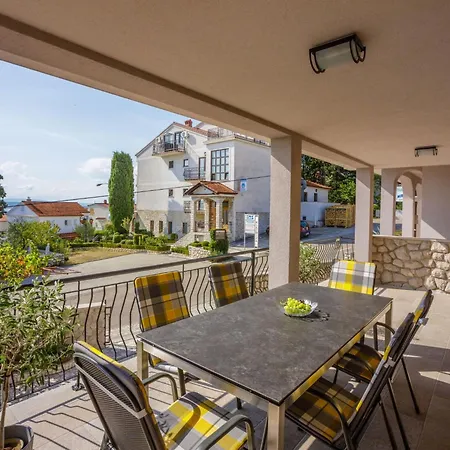 Im Erdgeschoss Mit Terrasse By Interhome Crikvenica