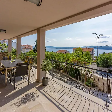 Im Erdgeschoss Mit Terrasse By Interhome