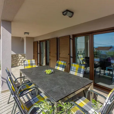 Im Erdgeschoss Mit Terrasse By Interhome Апартаменты