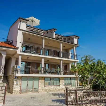 Апартаменты Im Erdgeschoss Mit Terrasse By Interhome *