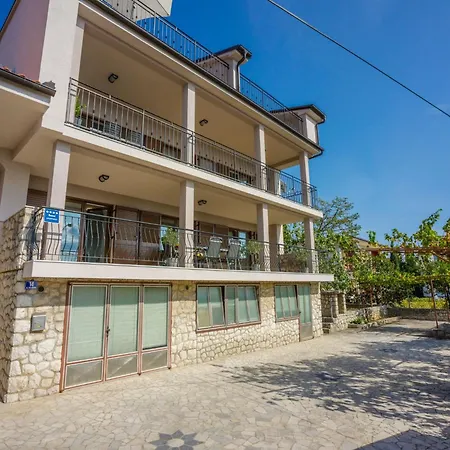 Im Erdgeschoss Mit Terrasse By Interhome * Цриквеница