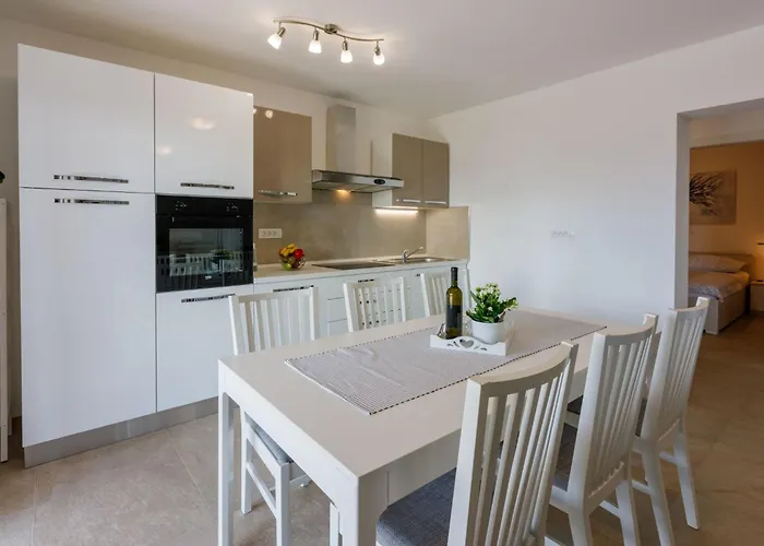 Lägenhet Im Erdgeschoss Mit Terrasse By Interhome *