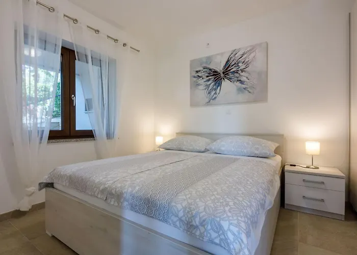 Lägenhet Im Erdgeschoss Mit Terrasse By Interhome