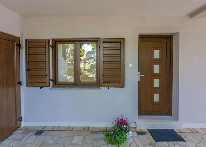 Im Erdgeschoss Mit Terrasse By Interhome *