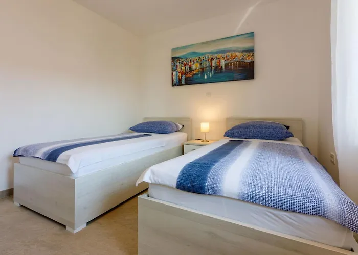 Apartment Im Erdgeschoss Mit Terrasse By Interhome