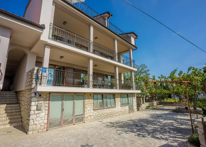 Im Erdgeschoss Mit Terrasse By Interhome * Crikvenica